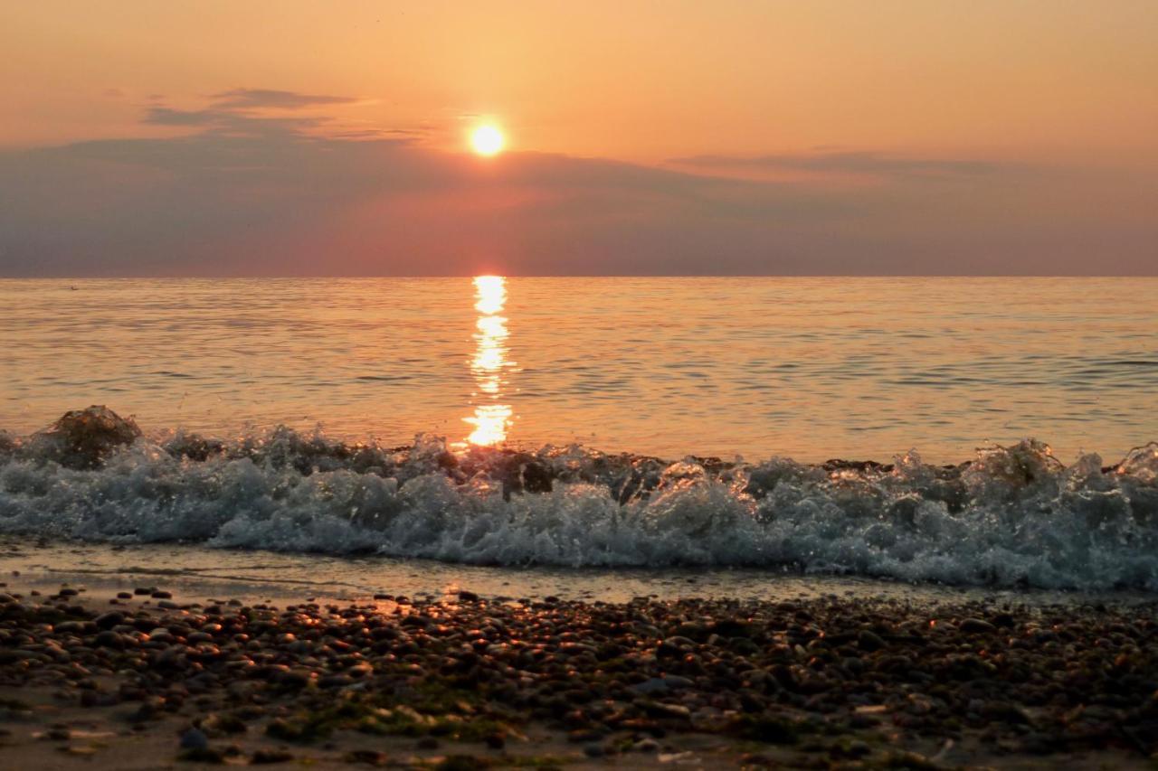 Baltic Marina Residence Z Garazem Kolobrzeg Bagian luar foto